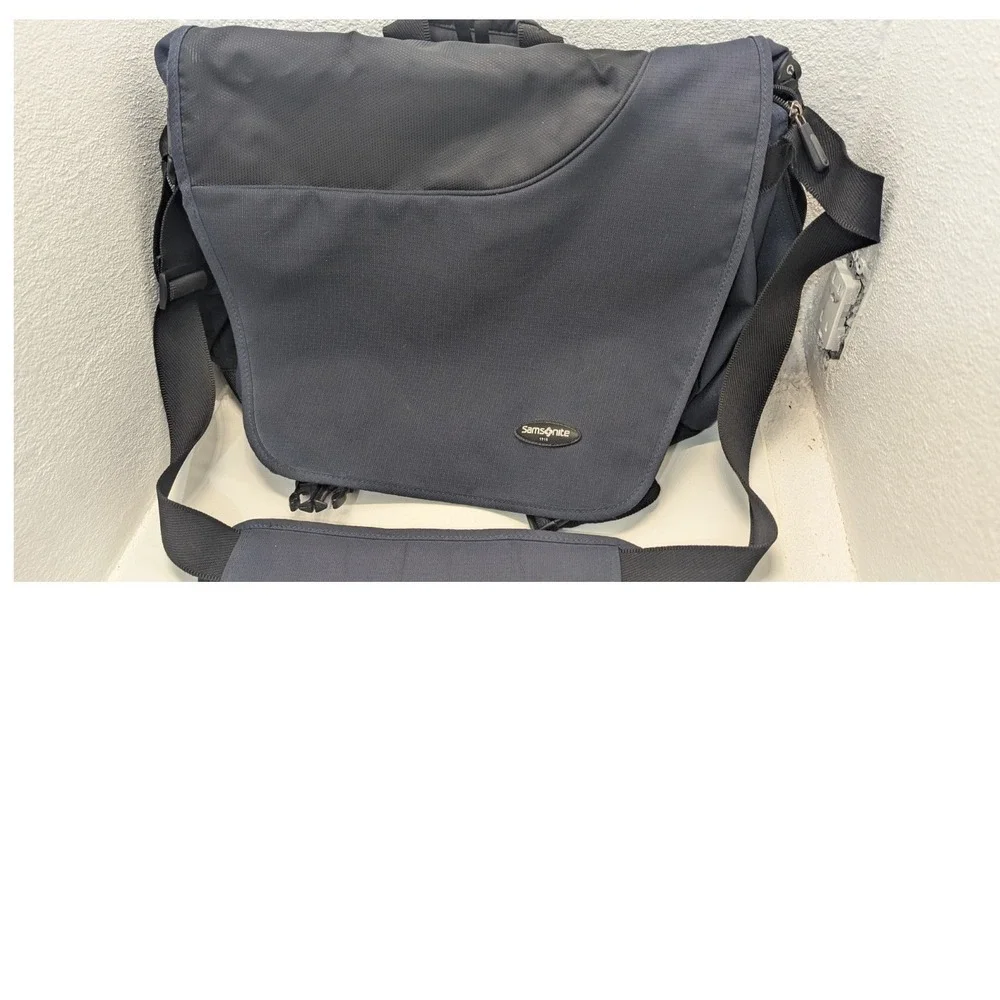 Samsonite Gray Laptop Messenger Bag Padded Shoulder Business Travel Briefcase